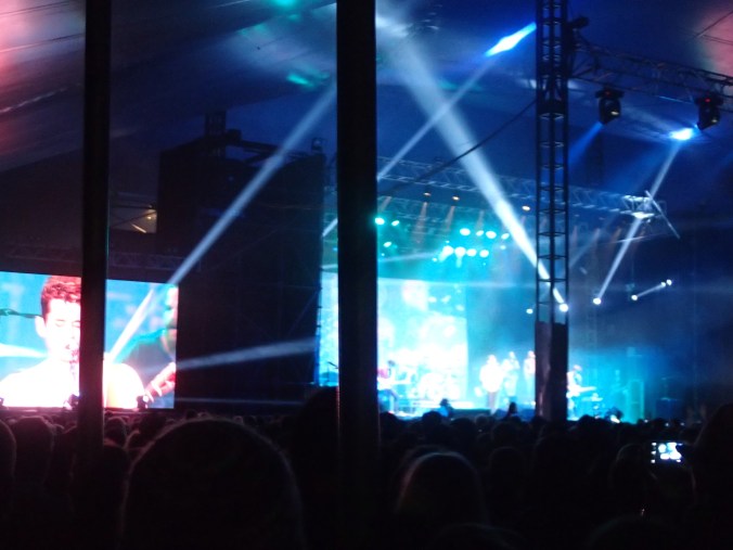 John Mayer, telling 20k people about his "dream songs"